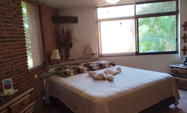 VENTA DE CASA SOLA ESTILO MEXICANO MODERNO EN PRIVADA CON VIGILANCIA EN BURGOS, TEMIXCO