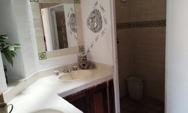 VENTA DE CASA SOLA ESTILO MEXICANO MODERNO EN PRIVADA CON VIGILANCIA EN BURGOS, TEMIXCO
