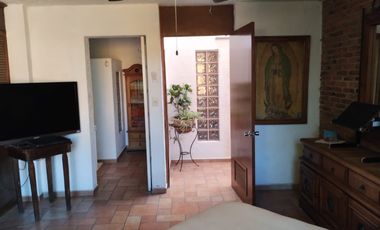 VENTA DE CASA SOLA ESTILO MEXICANO MODERNO EN PRIVADA CON VIGILANCIA EN BURGOS, TEMIXCO