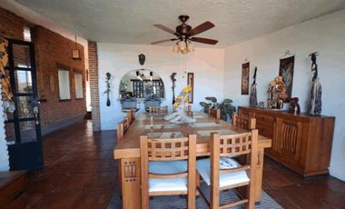 VENTA DE CASA SOLA ESTILO MEXICANO MODERNO EN PRIVADA CON VIGILANCIA EN BURGOS, TEMIXCO