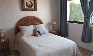 VENTA DE CASA SOLA ESTILO MEXICANO MODERNO EN PRIVADA CON VIGILANCIA EN BURGOS, TEMIXCO