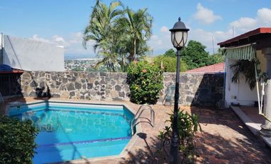 VENTA DE CASA SOLA ESTILO MEXICANO MODERNO EN PRIVADA CON VIGILANCIA EN BURGOS, TEMIXCO