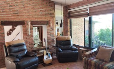 VENTA DE CASA SOLA ESTILO MEXICANO MODERNO EN PRIVADA CON VIGILANCIA EN BURGOS, TEMIXCO