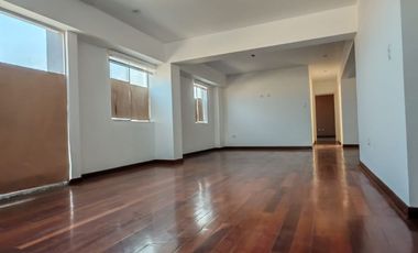 Vendo amplio Penthouse - Duplex - Urb. Las Quintanas Trujillo La Libertad