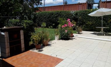 Amplia Propiedad en el Corazón de Quillota, con Espacios Versátiles y Encantadores