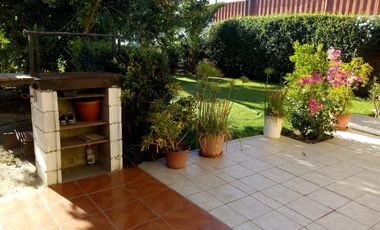 Amplia Propiedad en el Corazón de Quillota, con Espacios Versátiles y Encantadores