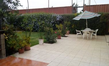 Amplia Propiedad en el Corazón de Quillota, con Espacios Versátiles y Encantadores