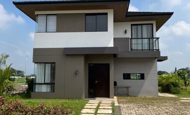 3 Bedroom with 2 Car Garage House and Lot for Sale in Aldea Grove Estates Angeles Pampanga