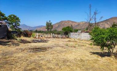 Leon Propiedades vende parcela plana con 2 casas en sector Cuyuncavi, Curacavi