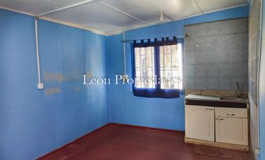 Leon Propiedades vende parcela plana con 2 casas en sector Cuyuncavi, Curacavi