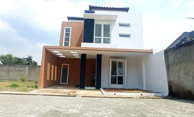 Rumah Dijual SIAP HUNI 2 Lantai Cluster MURAH Di Pengasinan Rawalumbu Bekasi Dekat Tol Bekasi Timur