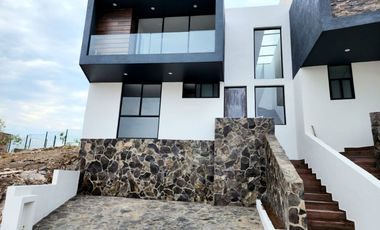 Venta casa nueva en Fraccionamiento Lomalta Tres Marias