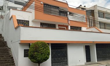 Residencia de lujo en VENTA, Sector “El Bosque” Norte de Quito