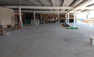 Arriendo locales Strip Center La Vara