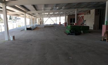 Arriendo locales Strip Center La Vara