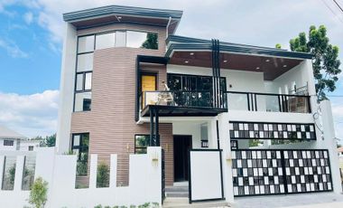 FOR SALE TWO-STOREY MODERN HOUSE IN PAMPANGA NEAR CLARK AND DAU NLEX EXIT