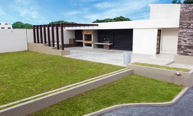 Casa exclusiva en  en venta. Privada, áreas verdes y cerca de todo