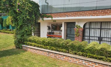 SALON DE FIESTAS EN VENTA CALZADA DEL HUESO
