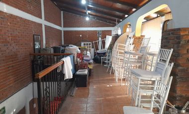 SALON DE FIESTAS EN VENTA CALZADA DEL HUESO