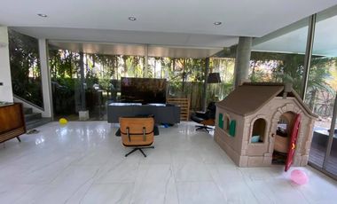 6-Bedroom Villa in Windmill Golf Course