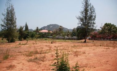 6-Bedroom Villa in Windmill Golf Course