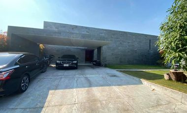 6-Bedroom Villa in Windmill Golf Course