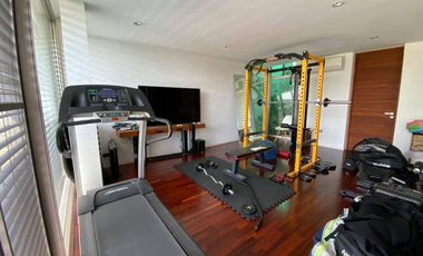 6-Bedroom Villa in Windmill Golf Course