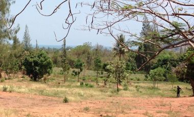 6-Bedroom Villa in Windmill Golf Course