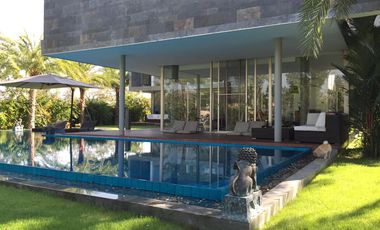 6-Bedroom Villa in Windmill Golf Course