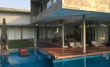 6-Bedroom Villa in Windmill Golf Course