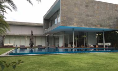 6-Bedroom Villa in Windmill Golf Course