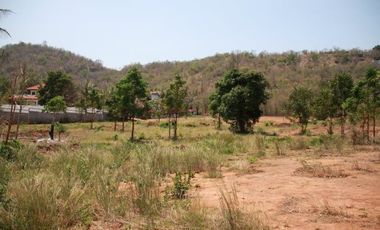 6-Bedroom Villa in Windmill Golf Course