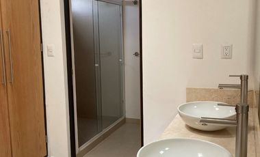 REAL DE JURIQUILLA FRACCIONAMIENTO PENTHOUSE AMUEBLADO DENTRO DE PRIVADA ALBERCA 3 RECAMARAS DOS NIVELES DOS TERRAZAS VISTA ESPECTACULAR