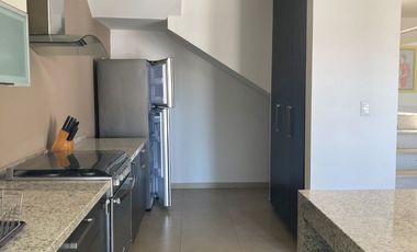 REAL DE JURIQUILLA FRACCIONAMIENTO PENTHOUSE AMUEBLADO DENTRO DE PRIVADA ALBERCA 3 RECAMARAS DOS NIVELES DOS TERRAZAS VISTA ESPECTACULAR
