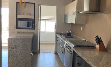 REAL DE JURIQUILLA FRACCIONAMIENTO PENTHOUSE AMUEBLADO DENTRO DE PRIVADA ALBERCA 3 RECAMARAS DOS NIVELES DOS TERRAZAS VISTA ESPECTACULAR