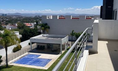 REAL DE JURIQUILLA FRACCIONAMIENTO PENTHOUSE AMUEBLADO DENTRO DE PRIVADA ALBERCA 3 RECAMARAS DOS NIVELES DOS TERRAZAS VISTA ESPECTACULAR