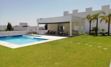 REAL DE JURIQUILLA FRACCIONAMIENTO PENTHOUSE AMUEBLADO DENTRO DE PRIVADA ALBERCA 3 RECAMARAS DOS NIVELES DOS TERRAZAS VISTA ESPECTACULAR