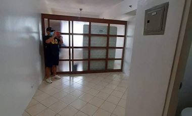 FOR SALE 1BR Unit The Manila Residences Tower 2 in front of De Lasalle Manila