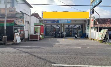 Shophouse or commercial building in the center of Yogyakarta city, on Jl Cendana Bush Umbulharjo Yogyakarta.