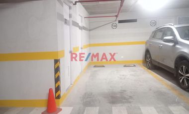 Alquiler de Cochera + Depósito en San Isidro