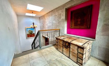 CASA EN VENTA EN EL CENTRO DE AVÁNDARO EN VALLE DE BRAVO
