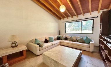 CASA EN VENTA EN EL CENTRO DE AVÁNDARO EN VALLE DE BRAVO
