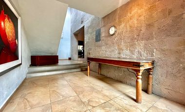 CASA EN VENTA EN EL CENTRO DE AVÁNDARO EN VALLE DE BRAVO