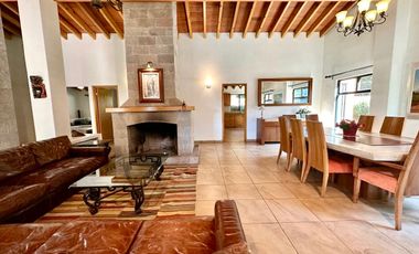 CASA EN VENTA EN EL CENTRO DE AVÁNDARO EN VALLE DE BRAVO