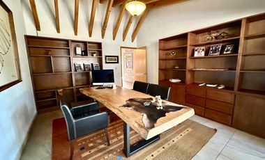 CASA EN VENTA EN EL CENTRO DE AVÁNDARO EN VALLE DE BRAVO