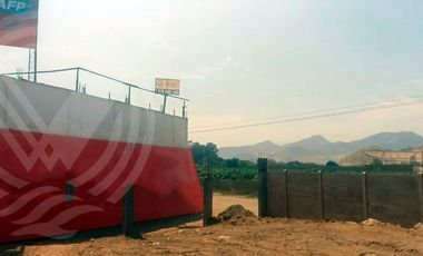OPORTUNIDAD: SE VENDE LOCAL COMERCIAL Y TERRENO CON 2 FRENTES Y 40% CONSTRUIDO PARA HOTEL