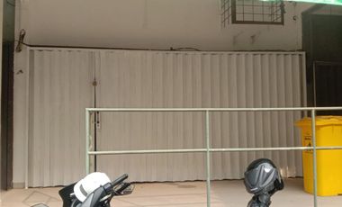 Disewakan Ruko Sektor Sebelah BSD PLaza Tangerang Selatan Siap Pakai Lokasi Ramai Sangat Strategis