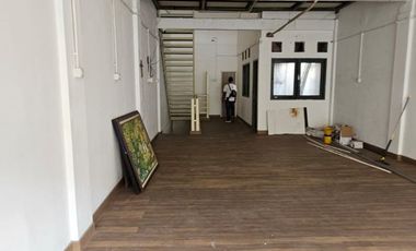 Disewakan Ruko Sektor Sebelah BSD PLaza Tangerang Selatan Siap Pakai Lokasi Ramai Sangat Strategis