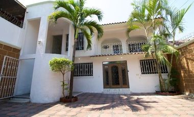 EN VENTA CASA EN FRACCIONAMIENTO RESIDENCIAL CERRADO EN JARDINES DE SATELITE