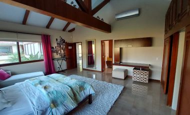 Vía a La Costa, Renta de Hermosa Casa con Acabados de Lujos y Piscina 4 Dorm.